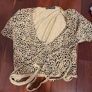 BRANDY MELVILLE CROP TIE TOP